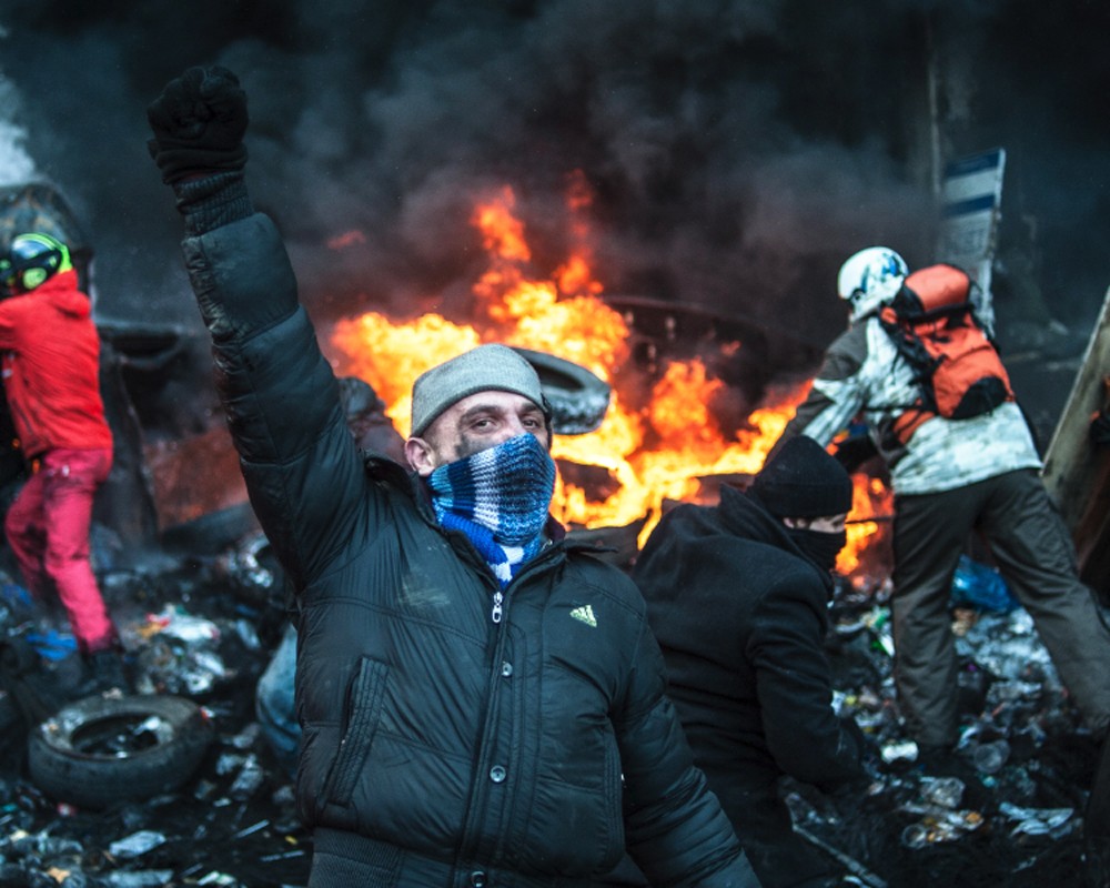 В Киеве сожгли дорогой бутик и разгромили гей-клуб — РБК