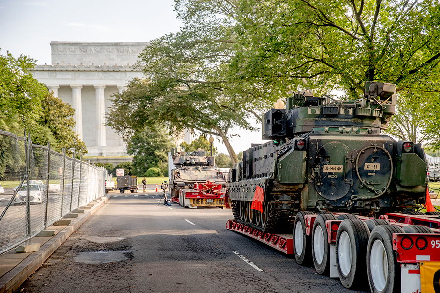 Перед доставкой машин к празднованию Дня независимости США их почистили, сказали в Пентагоне