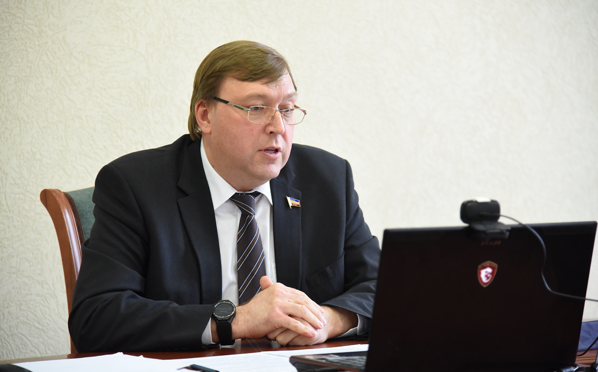 Председатель Законодательного собрания Ростовской области Александр Ищенко