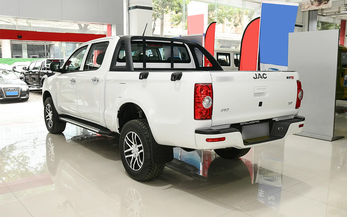 JAC T6