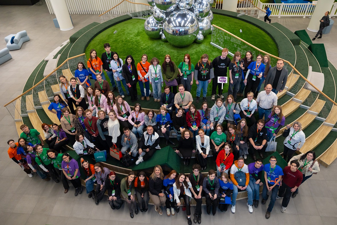 В школе принимали участие сборные команды краснодарской &laquo;Лаборатории PROМедиа&raquo; - КубГТУ и КубГУ, Урала - УрФУ и Гуманитарного университета, команды ЮФУ (г. Ростов-на-Дону), НИУ ВШЭ (г. Москва), СПбГЭТУ &laquo;ЛЭТИ&raquo; и РГПУ им. А.И. Герцена (г. Санкт-Петербург), ТГУ (г. Томск), ДВФУ (г. Владивосток), СевГУ (г. Севастополь) и воронежских вузов - ВГУ, ВГТУ. Впервые в проекте участвовал ссуз &mdash; Колледж информационных технологий из Курской области.