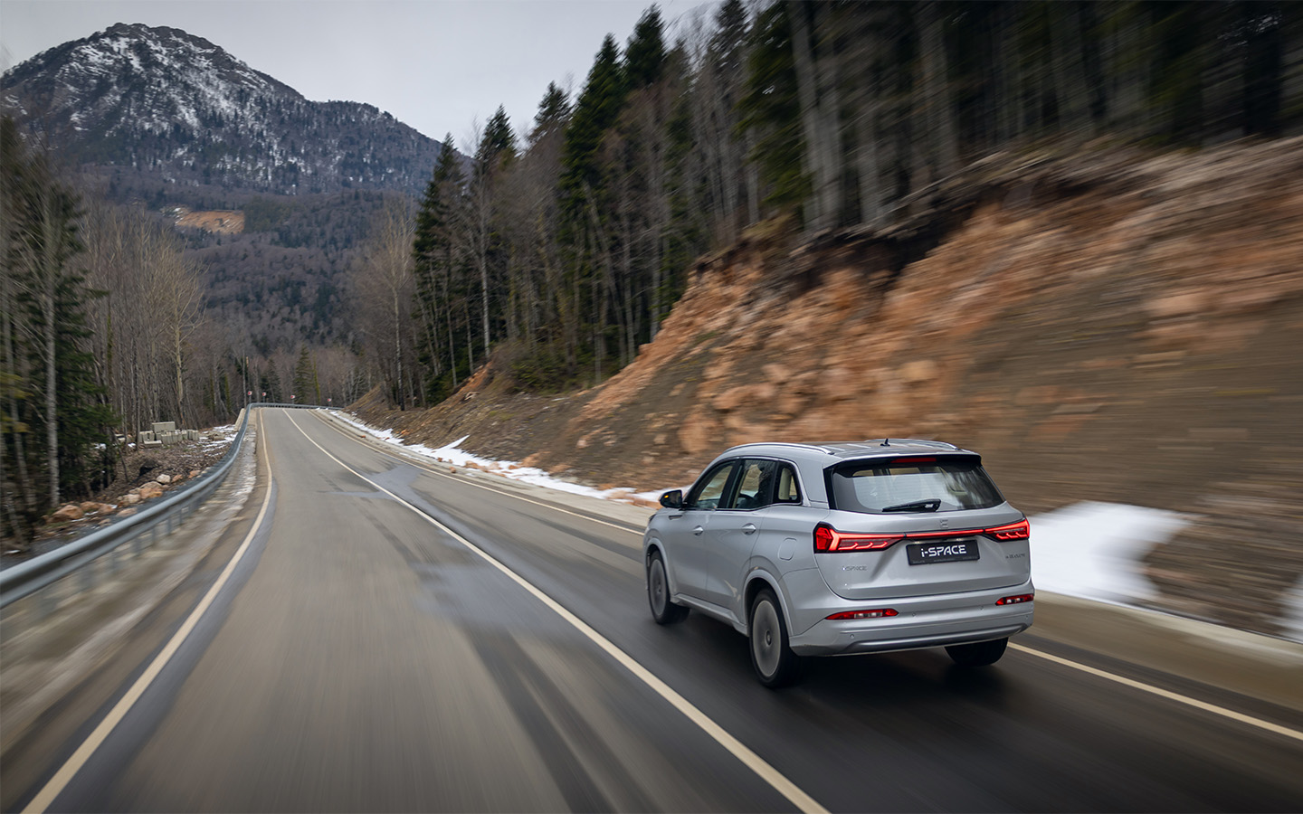 Внешне Evolute i-Space остался точно таким&nbsp;же, как выглядел после последнего&nbsp;рестайлинга. Все изменения&nbsp;&mdash; внутри