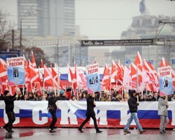 В дни выборов "Наши" намерены патрулировать Москву для слежения за оппозицией