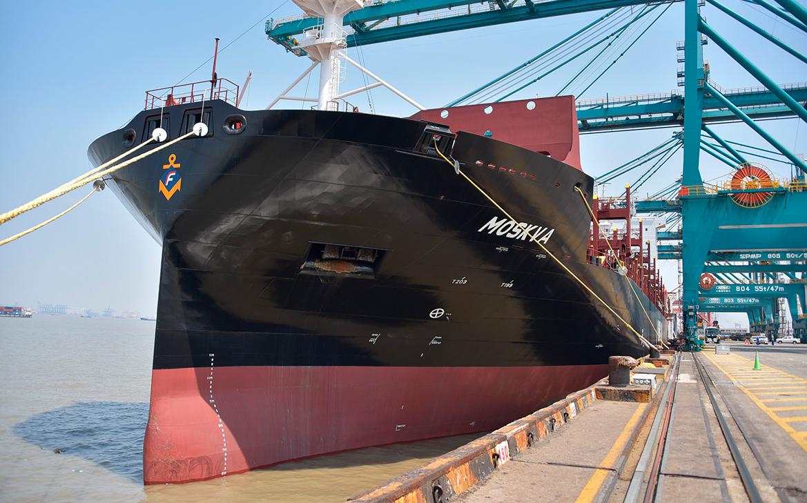 Контейнеровозу российской компании отказали в обслуживании в Китае