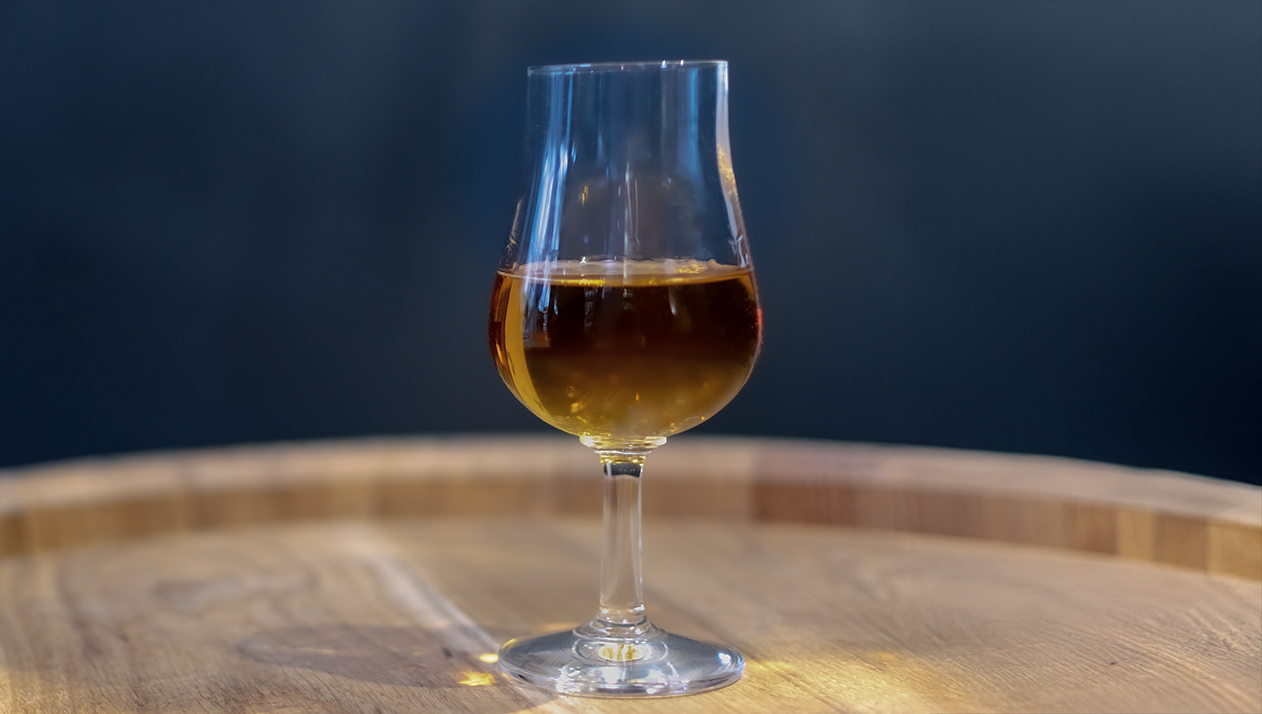 Антонио Бандерас выпил вино XVIII века