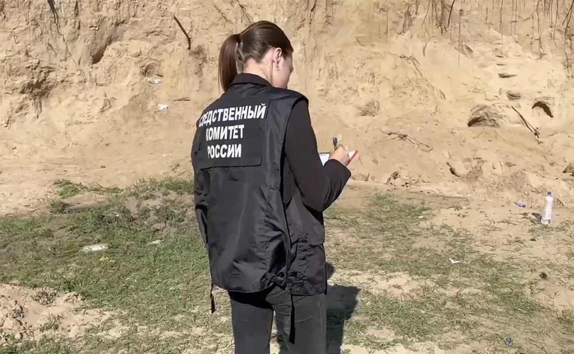 В Забайкалье двое детей погибли при обвале земли на песчаном карьере