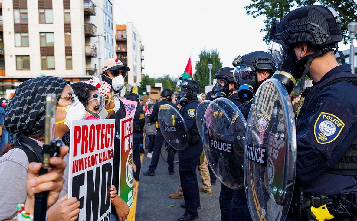 John Rudoff / Reuters