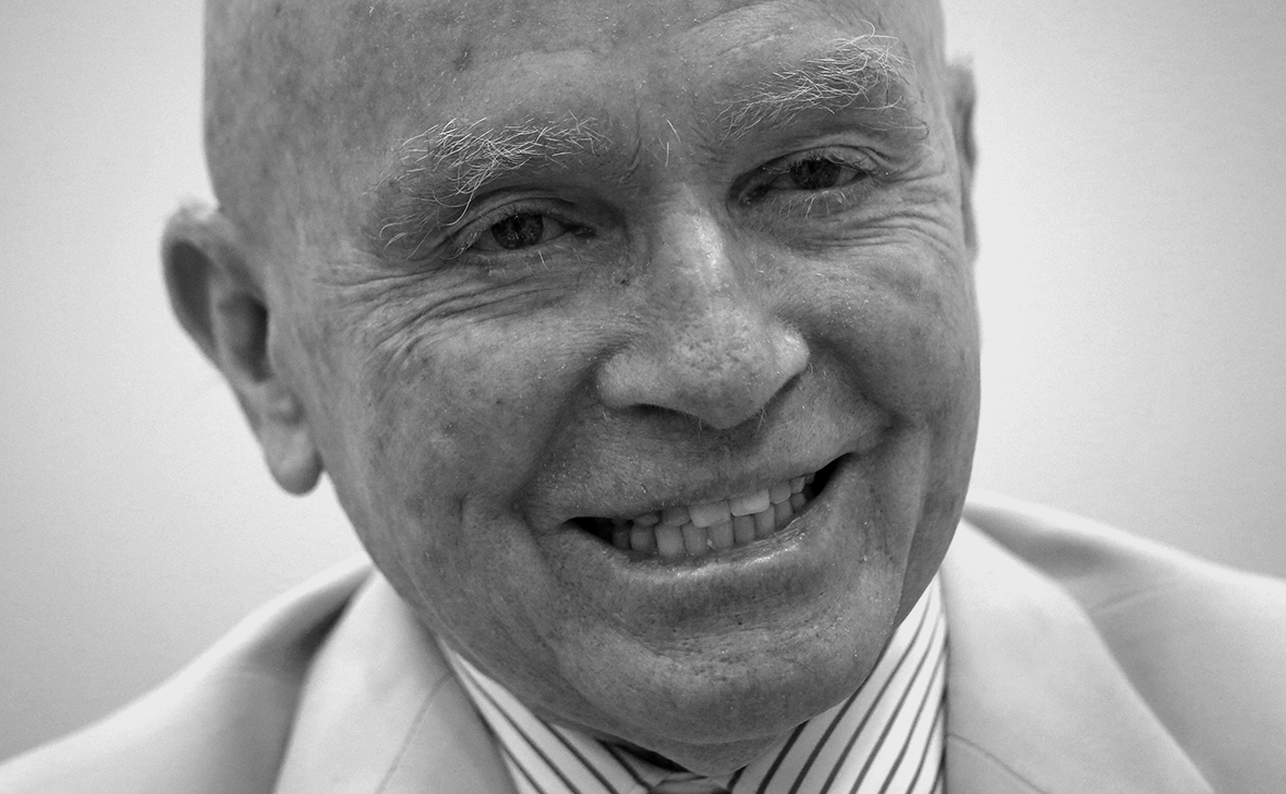 Francis Mascarenhas / Reuters