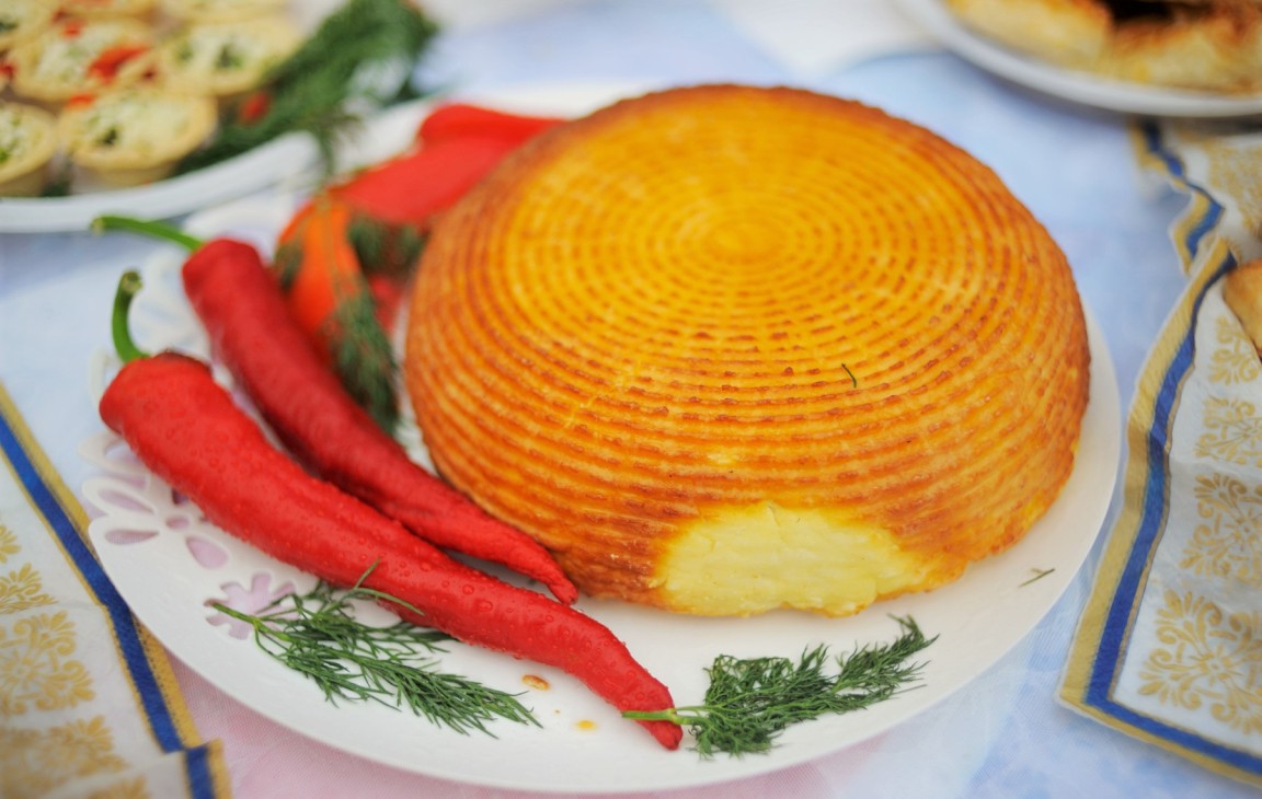 В Адыгее оспорят разрешение на производство адыгейского сыра вне региона