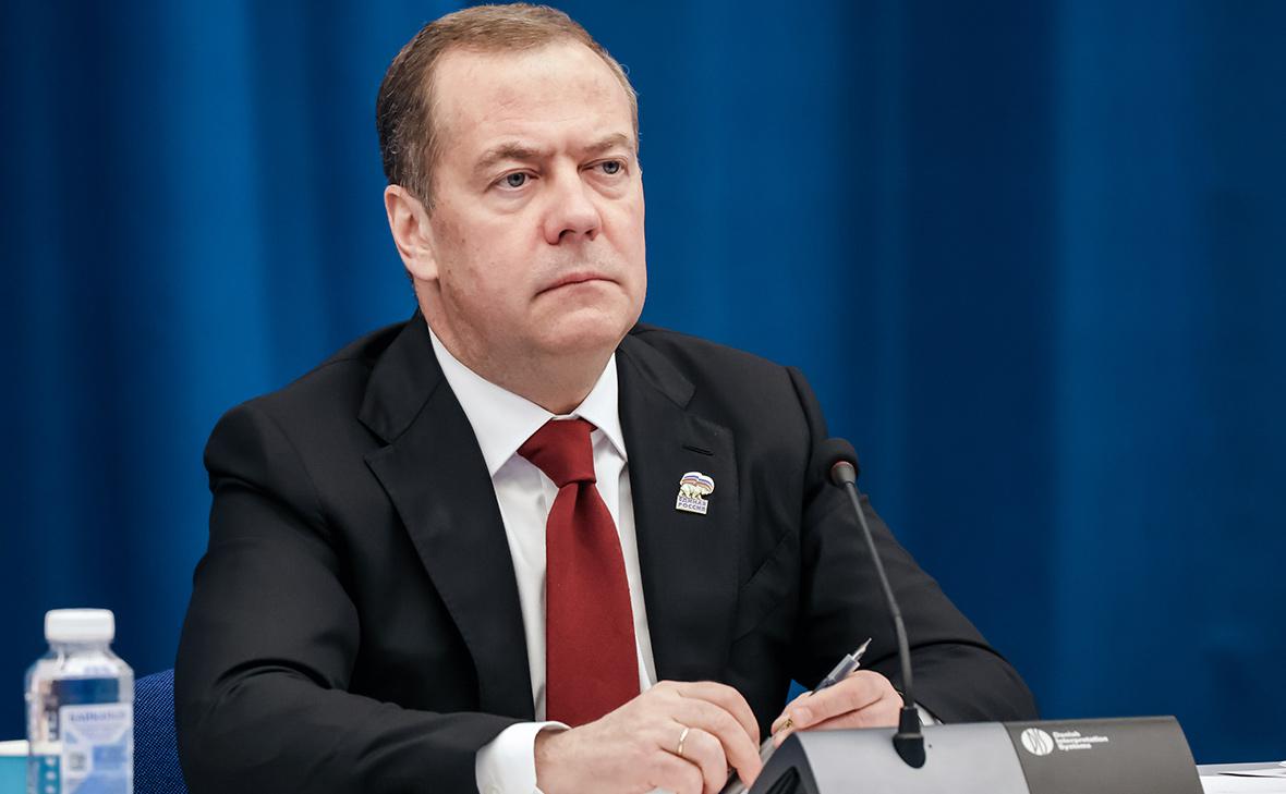 Медведев заявил об ускоренном развитии «абсцесса Зеленского»