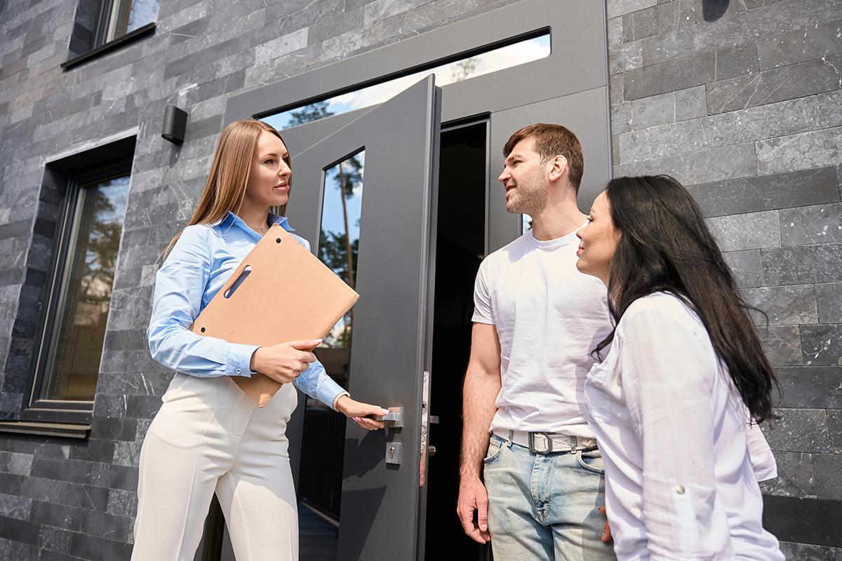 Часть риелторов являются недобросовестными &mdash; у них желание заработать перевешивает знание алгоритмов по предотвращению мошенничества