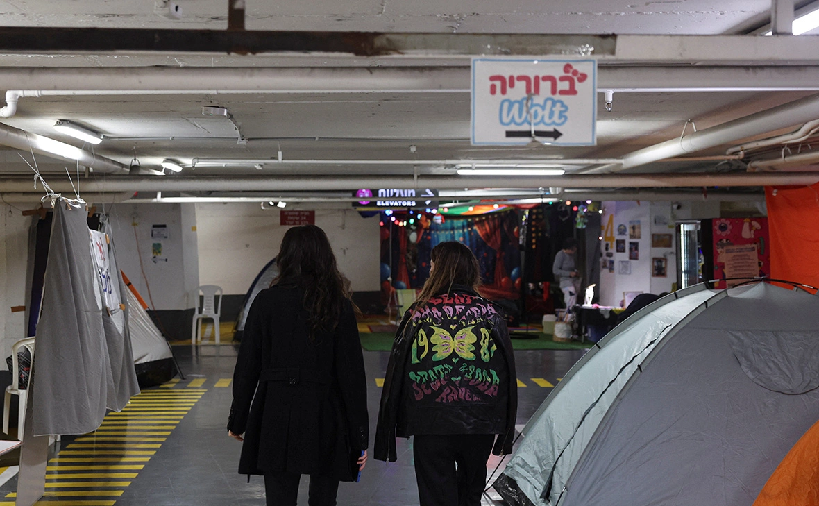 Tyrone Siu / Reuters