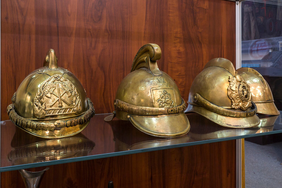 Пожарные шлемы XIX века