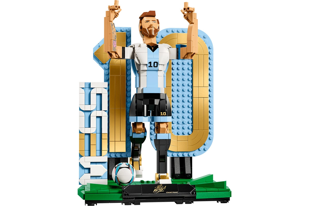 Модели главных футбольных легенд современности от Lego