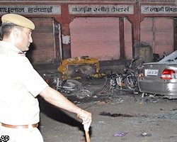 Число жертв серии взрывов в Индии возросло до 60 человек