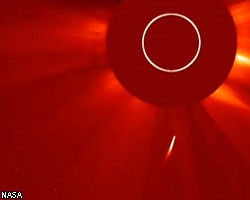 В NASA сняли на видео столкновение огромной кометы с Солнцем