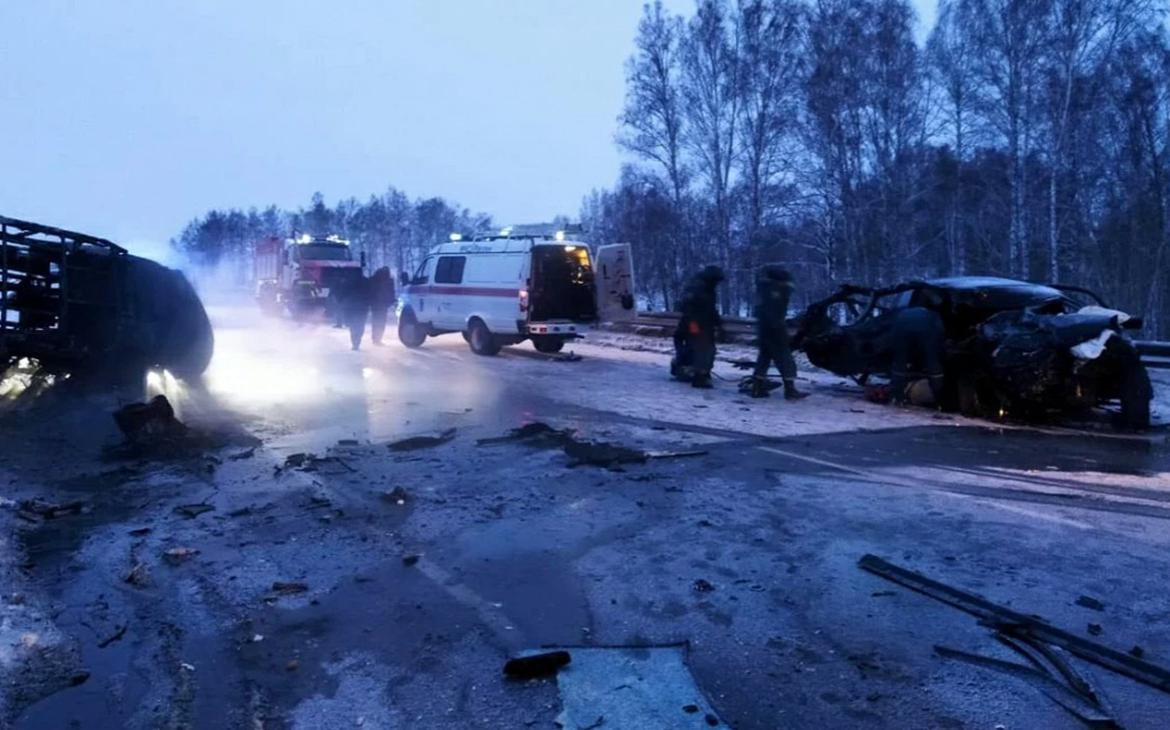 Четыре человека погибли в ДТП со скорой помощью под Новосибирском