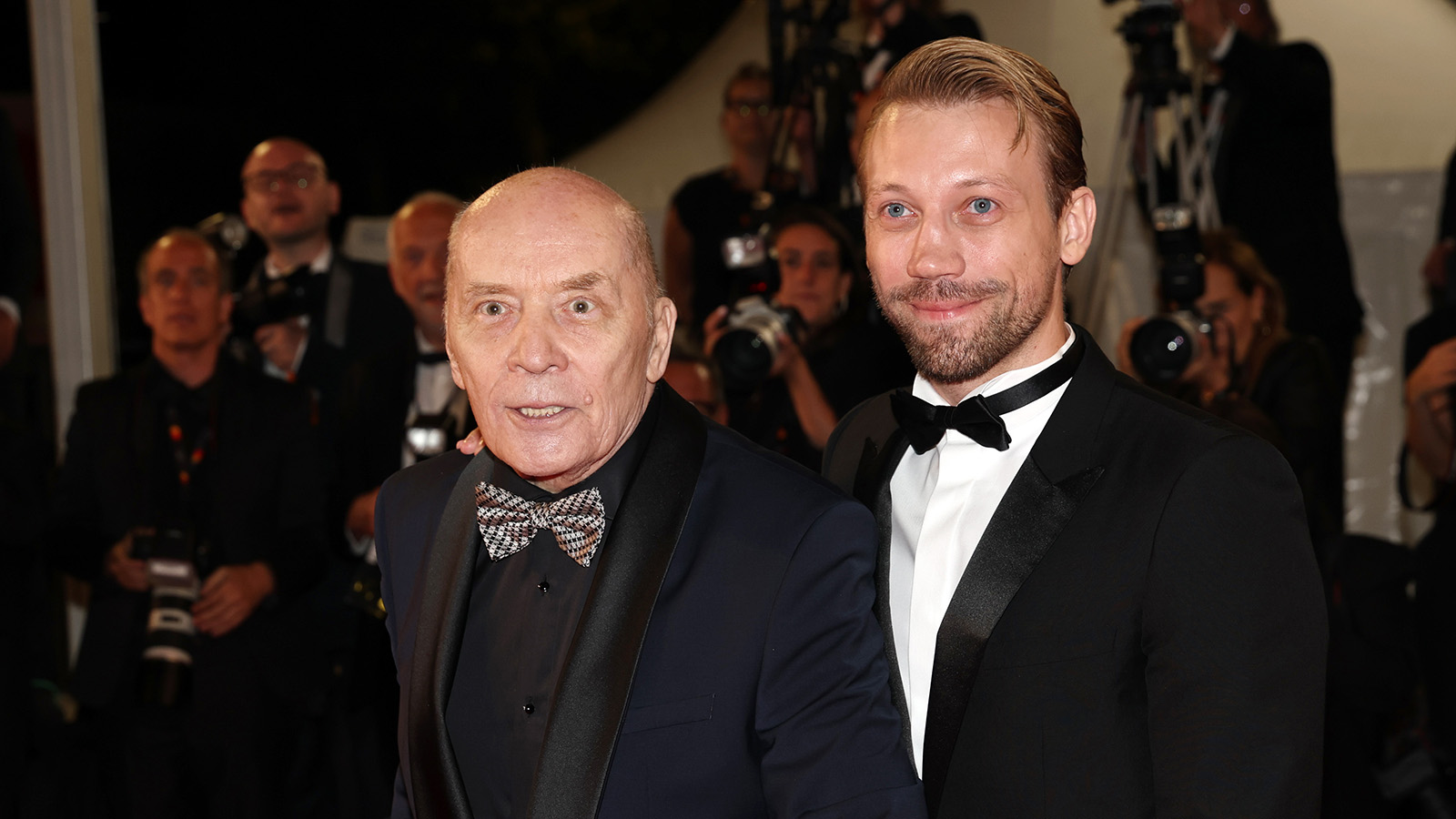 Актеры Александр Филиппенко и Александр Кузнецов на премьере фильма «Два прокурора» в рамках 78-го международного Каннского кинофестиваля. 14 мая 2025 года