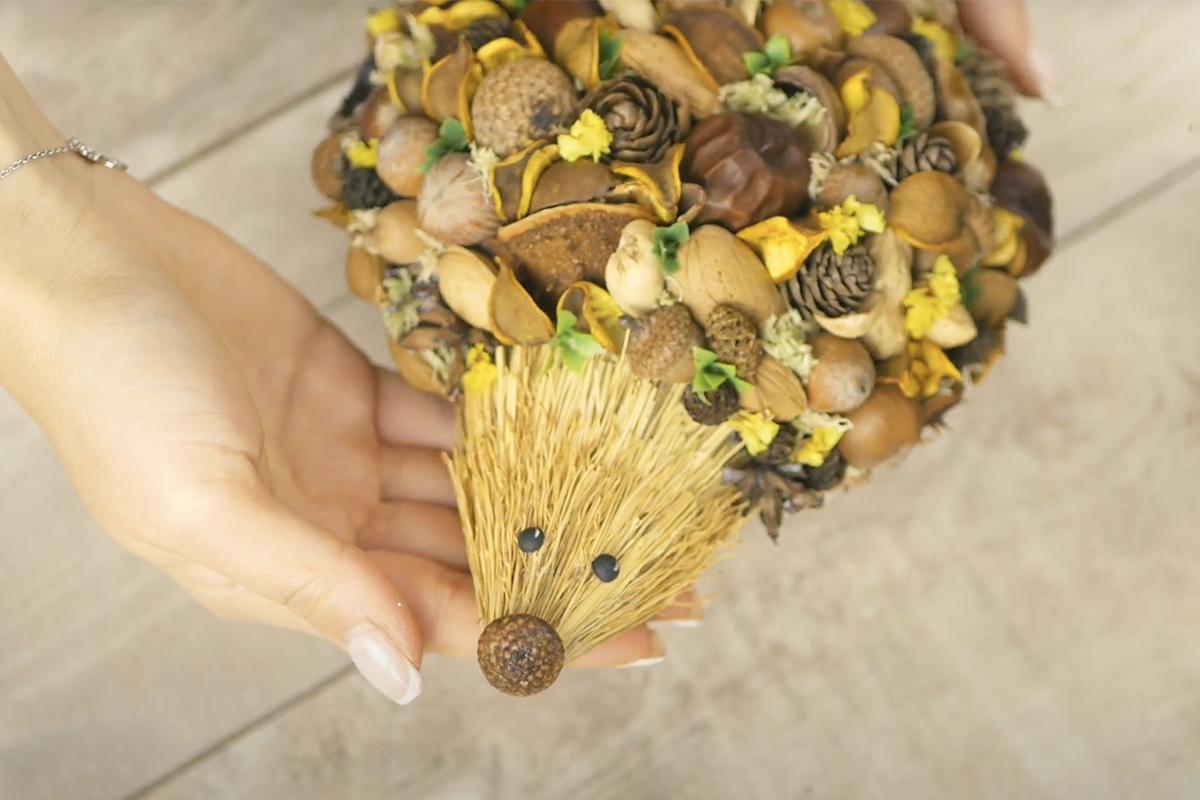 Одна из самых популярных и простых поделок; отлично подойдет для детей младшего возраста