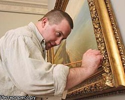 Christies выставил в Петербурге лоты будущего аукциона