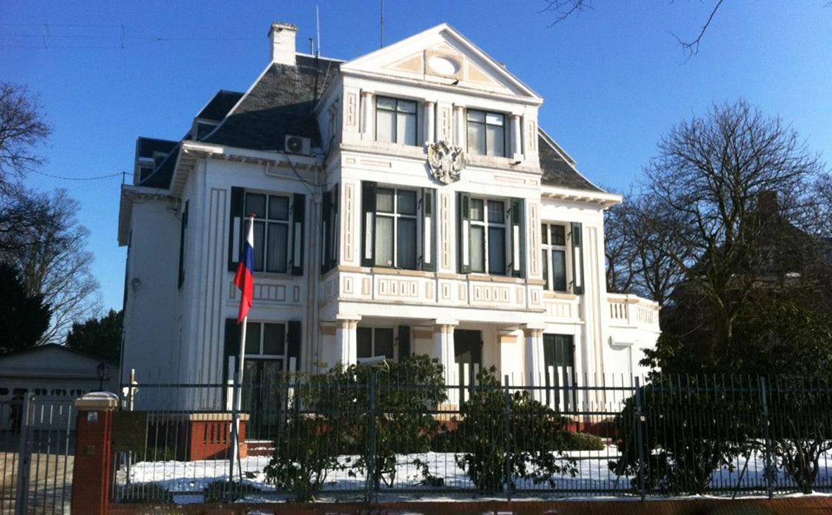 Вид на здание посольства Российской Федерации в Нидерландах