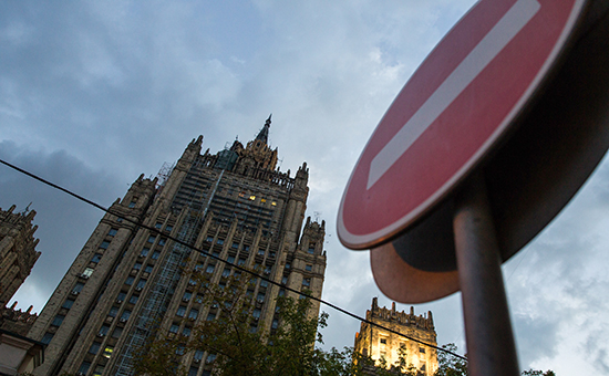 Вид на&nbsp;здание Министерства иностранных дел России (МИД) на&nbsp;Смоленской площади

