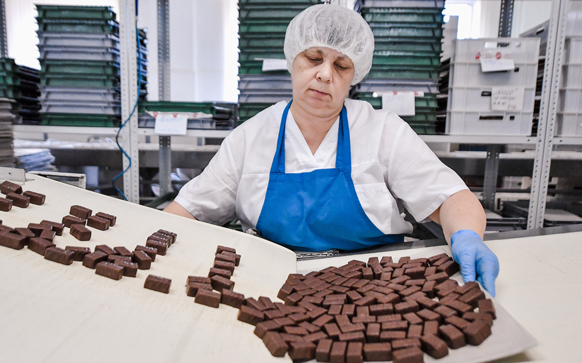 Кондитеры оценили ущерб от спора с Белоруссией из-за сиропа в конфетах