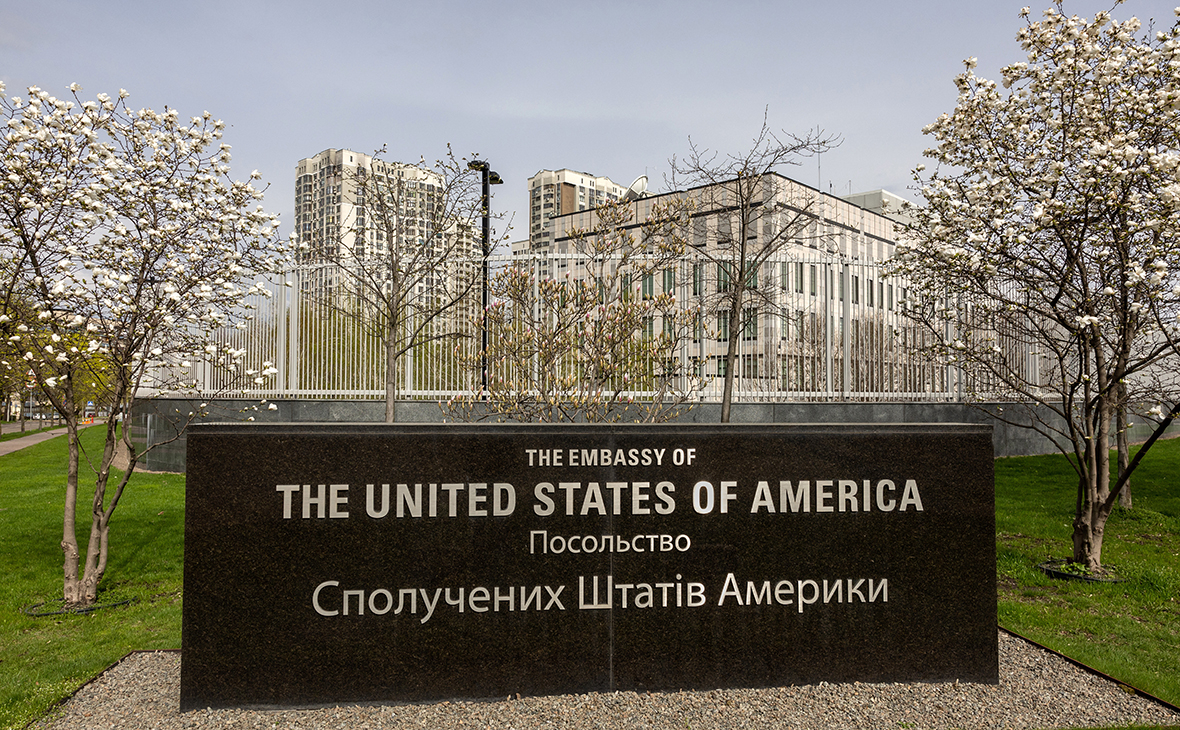 Посольство США на Украине открылось спустя три месяца