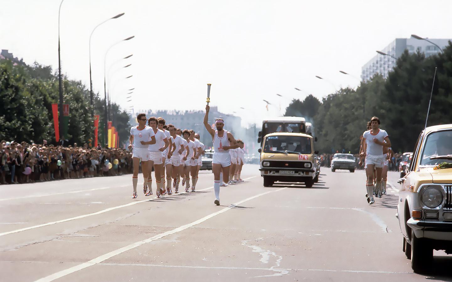 Олимпийский автопарк. На чем ездили по Москве летом 1980 года