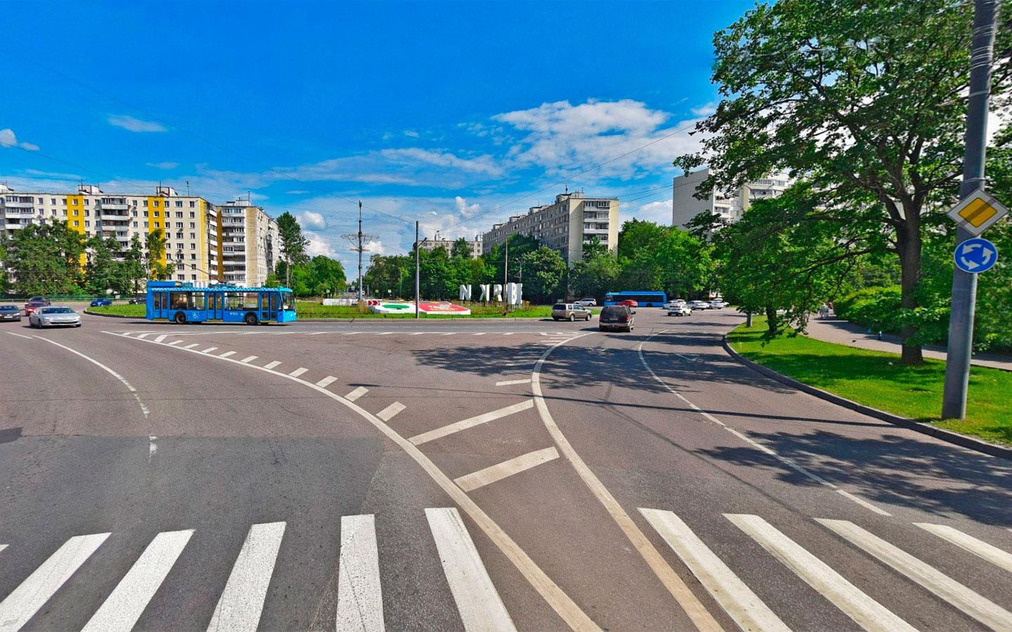 Камеры в Москве начали штрафовать за остановку на «направляющем островке»