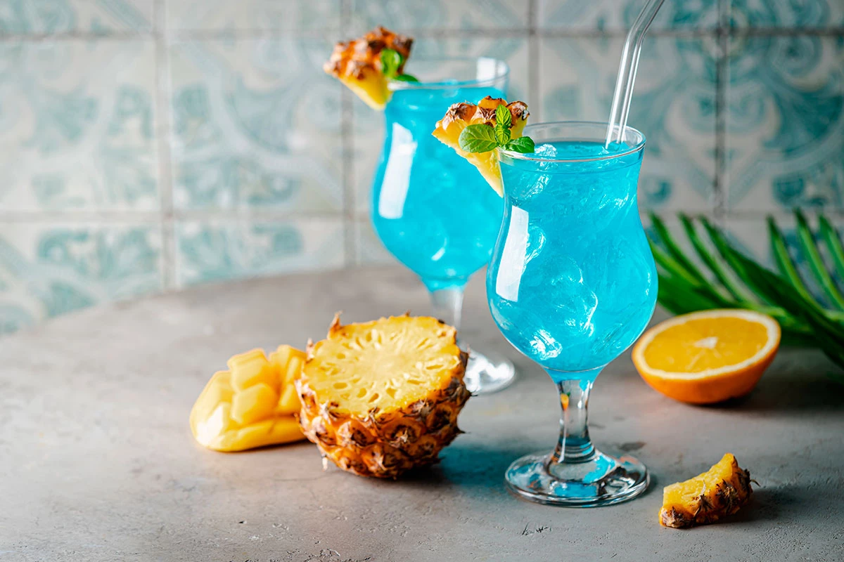 Коктейль Blue Hawaiian