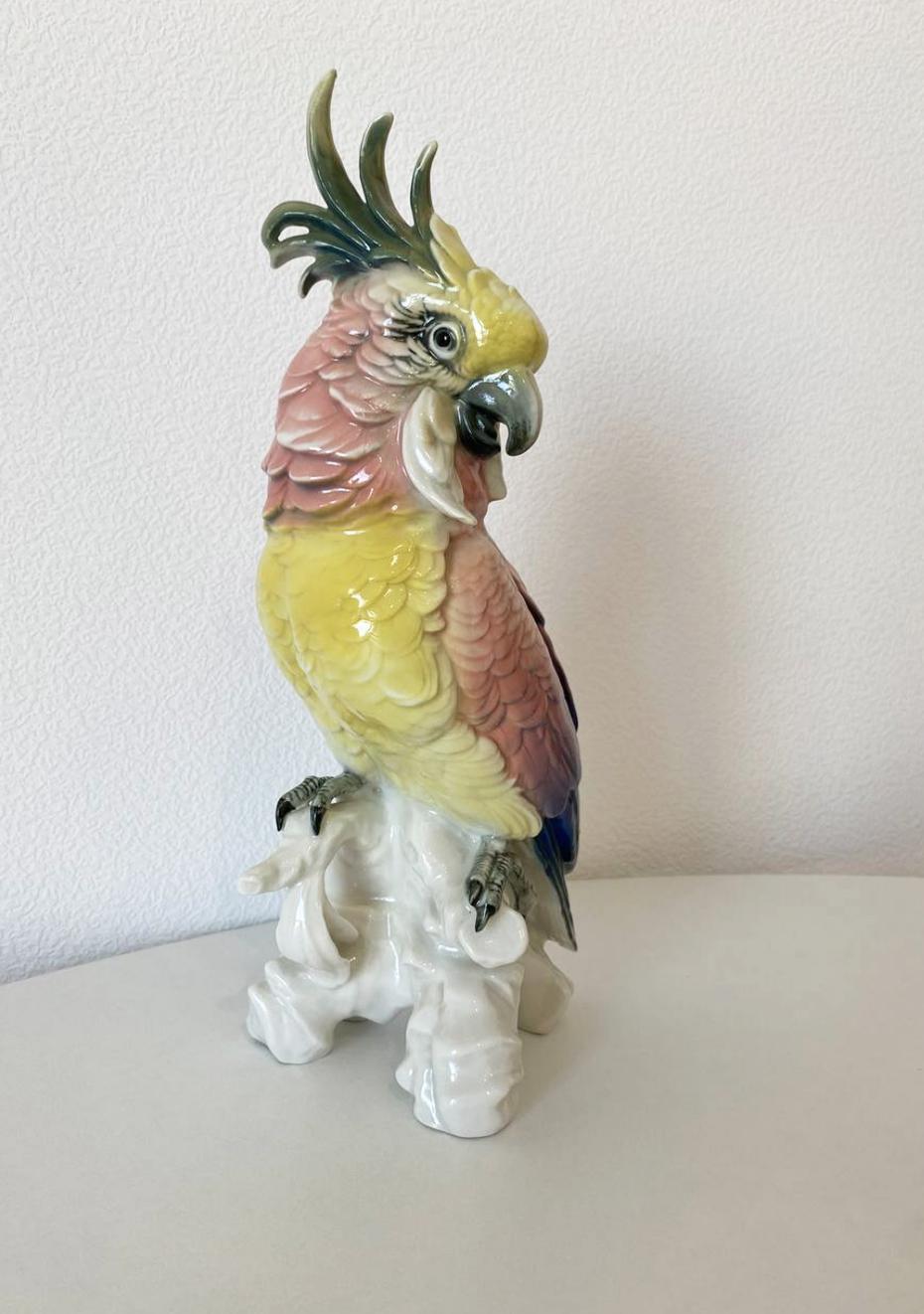 Статуэтка какаду из коллекции Полины Лене