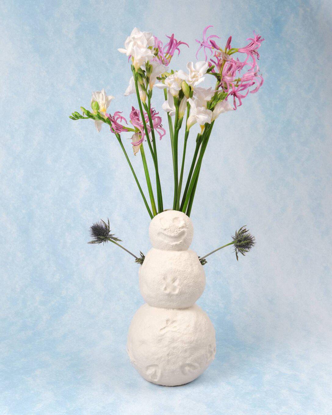 Ваза «Снеговик», Студия A+V x Катя Любавская, 20 000 руб., галерея Sample