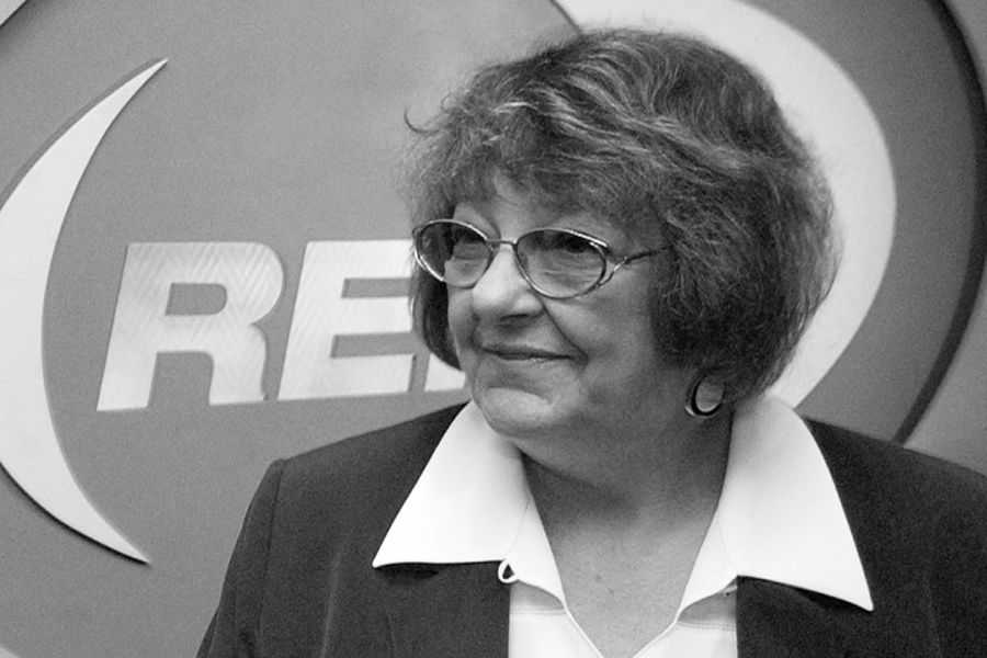 Лесневская&nbsp;&mdash; создательница первого крупнейшего частного телеканала в России. Она основала REN-TV в 1991 году вместе с сыном Дмитрием. Для того, чтобы начать бизнес, Лесневская заложила собственную квартиру. Поначалу телекомпания делала передачи для других каналов (канал начинал астрологических прогнозов и прогнозов погоды), а одноименный телеканал начал вещание в 1997-м.

При Лесневской на REN-TV работали звезды российского телевидения: Марианна Максимовская, Урмас Отт, Василий Стрельников, Артемий Троицкий, Игорь Прокопенко и другие известные ведущие. &laquo;Мне казалось, что можно делать настоящее хорошее телевидение, с интересными собеседниками, интересными политическими, музыкальными, историческими, поэтическими программами. Что мы будем раскрывать тайны, то, что от нас скрывали. И рассказывать нашей стране про самих себя. То, чего не делали, ни до, ни после&raquo;,&nbsp;&mdash; говорила о своем телеканале Лесневская.

В 2005 году основатели канала продали его акции и покинули REN-TV. После этого Лесневская учредила журнал The New Times, где была издателем и главным редактором. Ирена Лесневская&nbsp;&mdash; академик Академии российского телевидения, академик Российской академии кинематографических искусств &laquo;Ника&raquo; и кавалер ордена Почетного легиона.