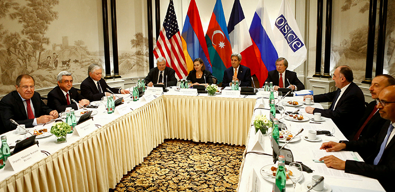 Во время встречи ​президентов Азербайджана и&nbsp;Армении Ильхама Алиева и&nbsp;Сержа Саргсяна в&nbsp;Вене, 16 мая 2016 года