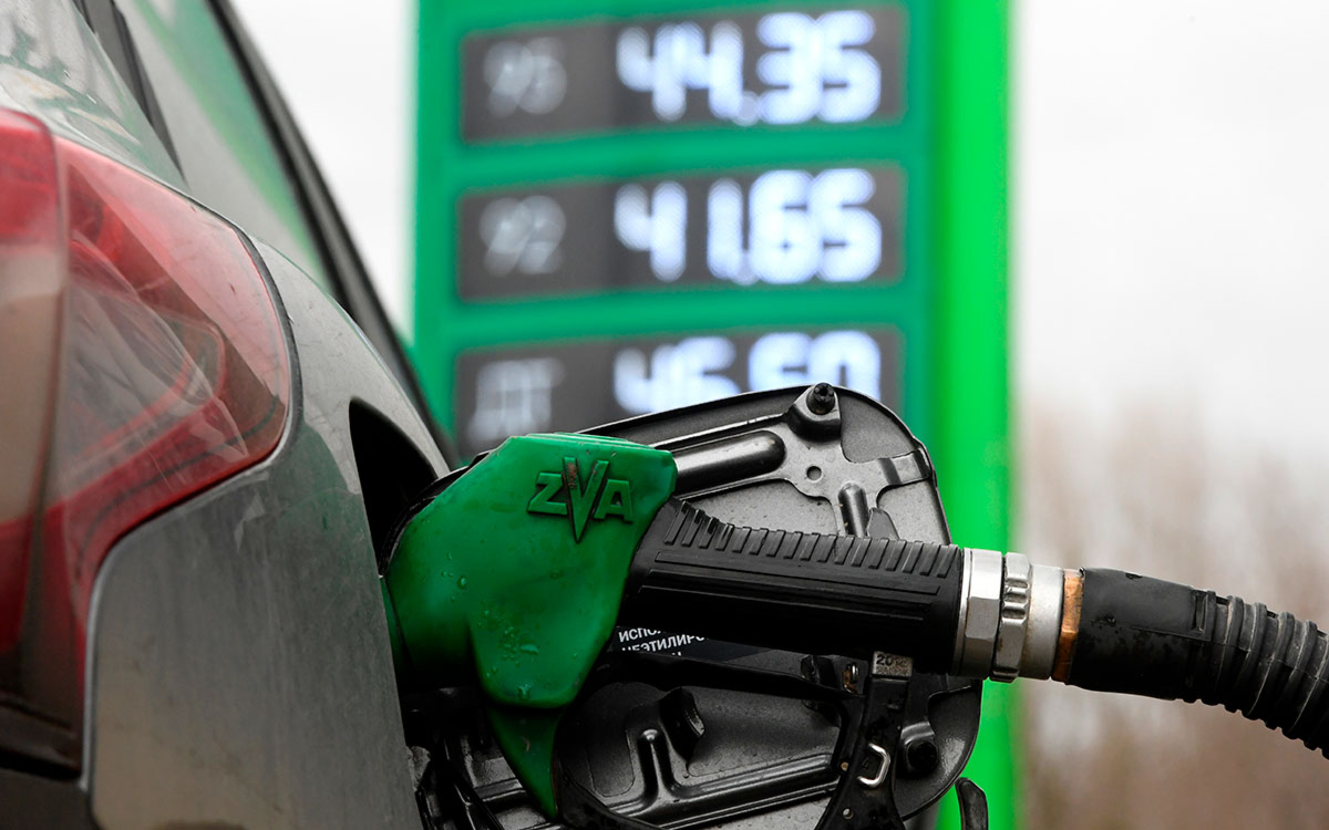 Правительство поменяет формулу цены на бензин с 1 мая