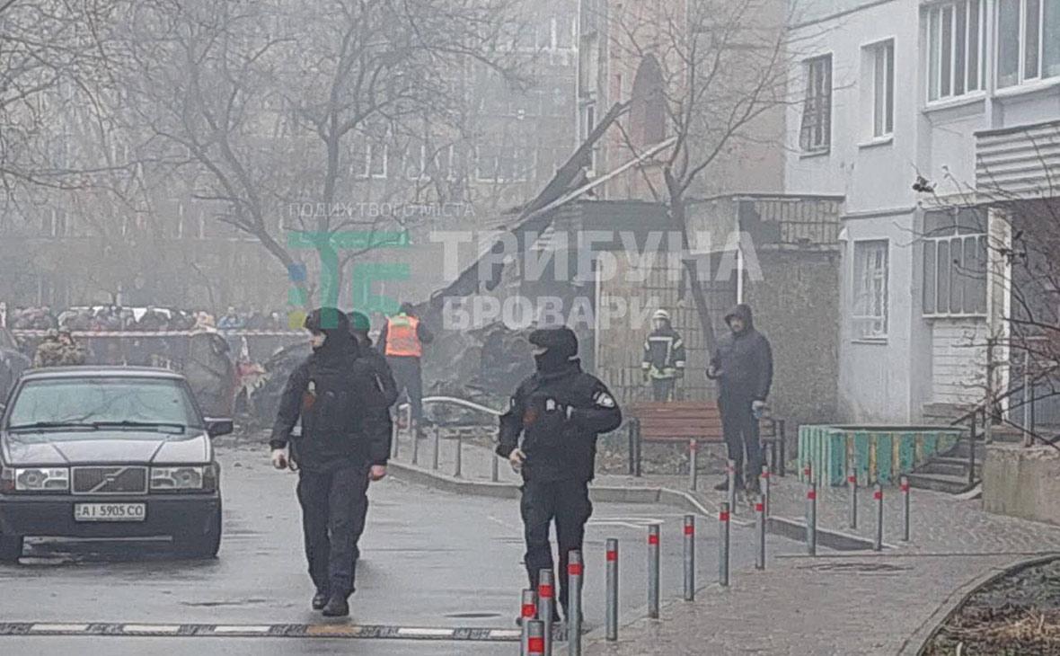 Под Киевом после падения вертолета рядом с детским садом произошел взрыв