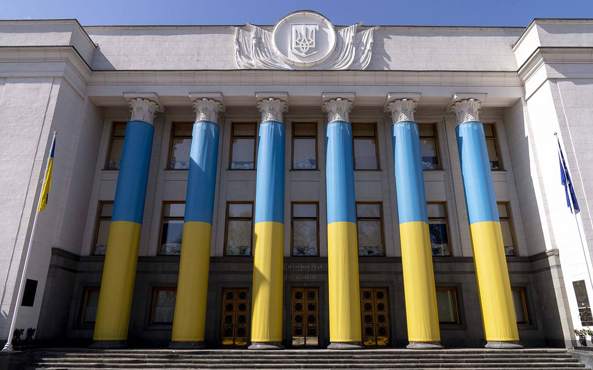 Парламент Украины принял бюджет с дефицитом 18,5% ВВП