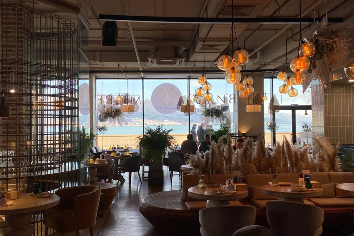 Старейший винзавод и культовый бар: как провести выходные в Новороссийске