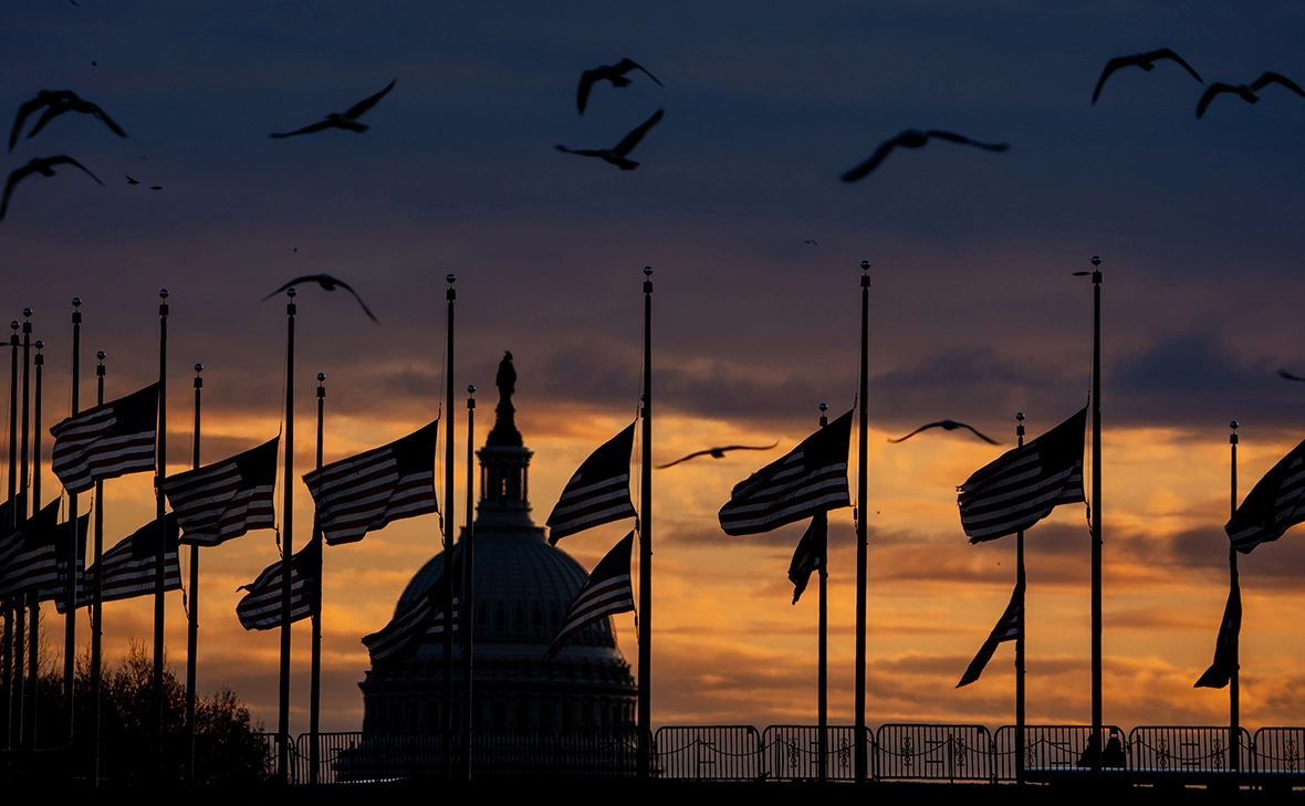 Andrew Harnik / Getty Images