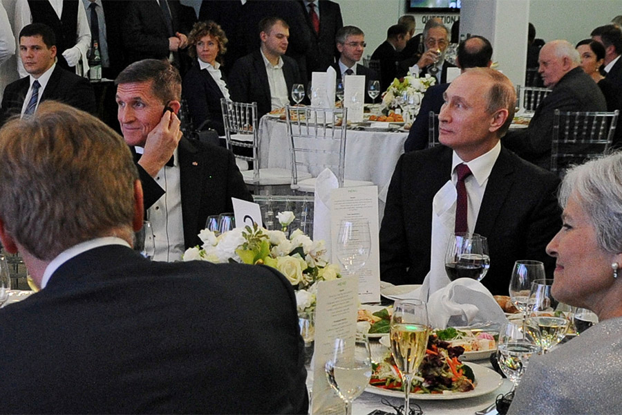 Майкл Флинн и Владимир Путин (слева направо)