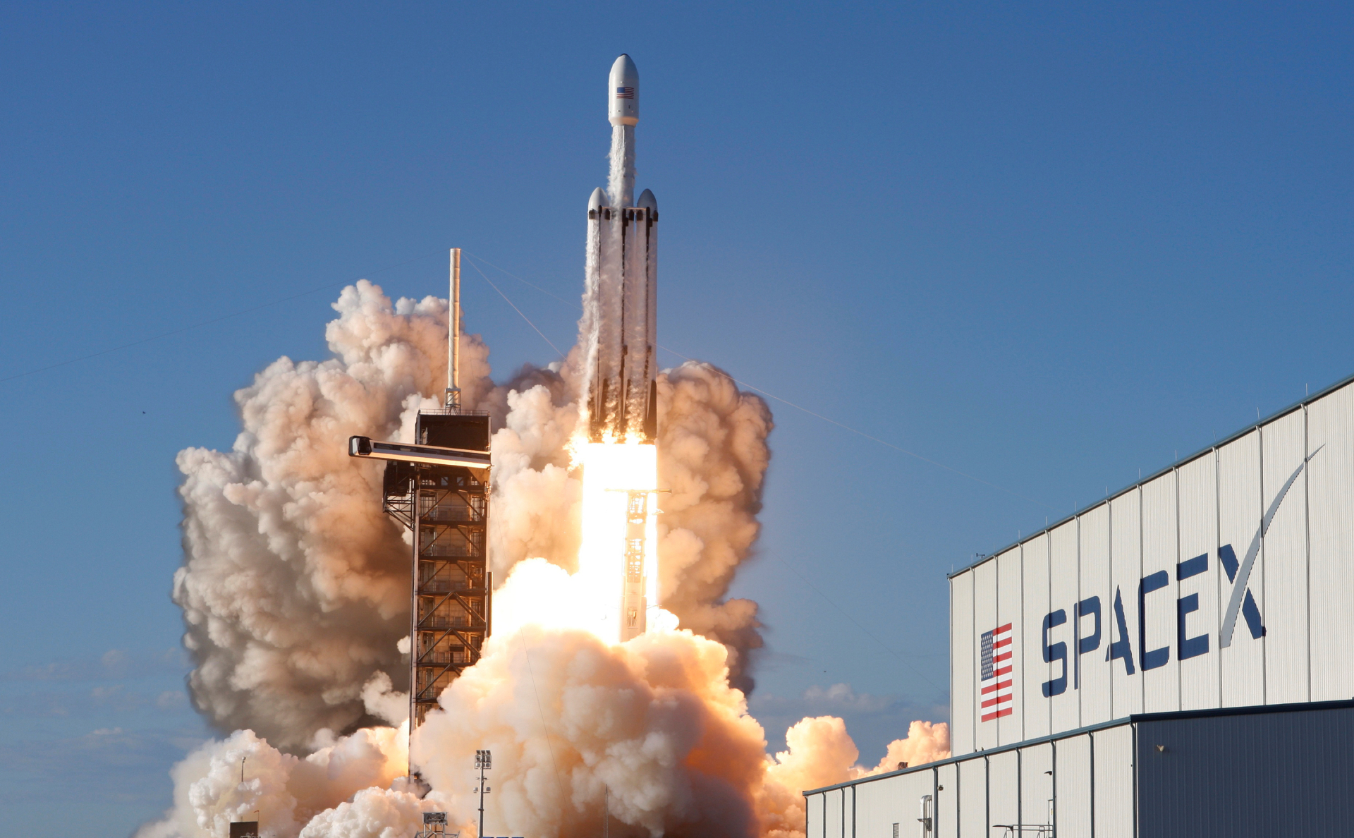 Запуск ракеты&nbsp;Falcon Heavy
