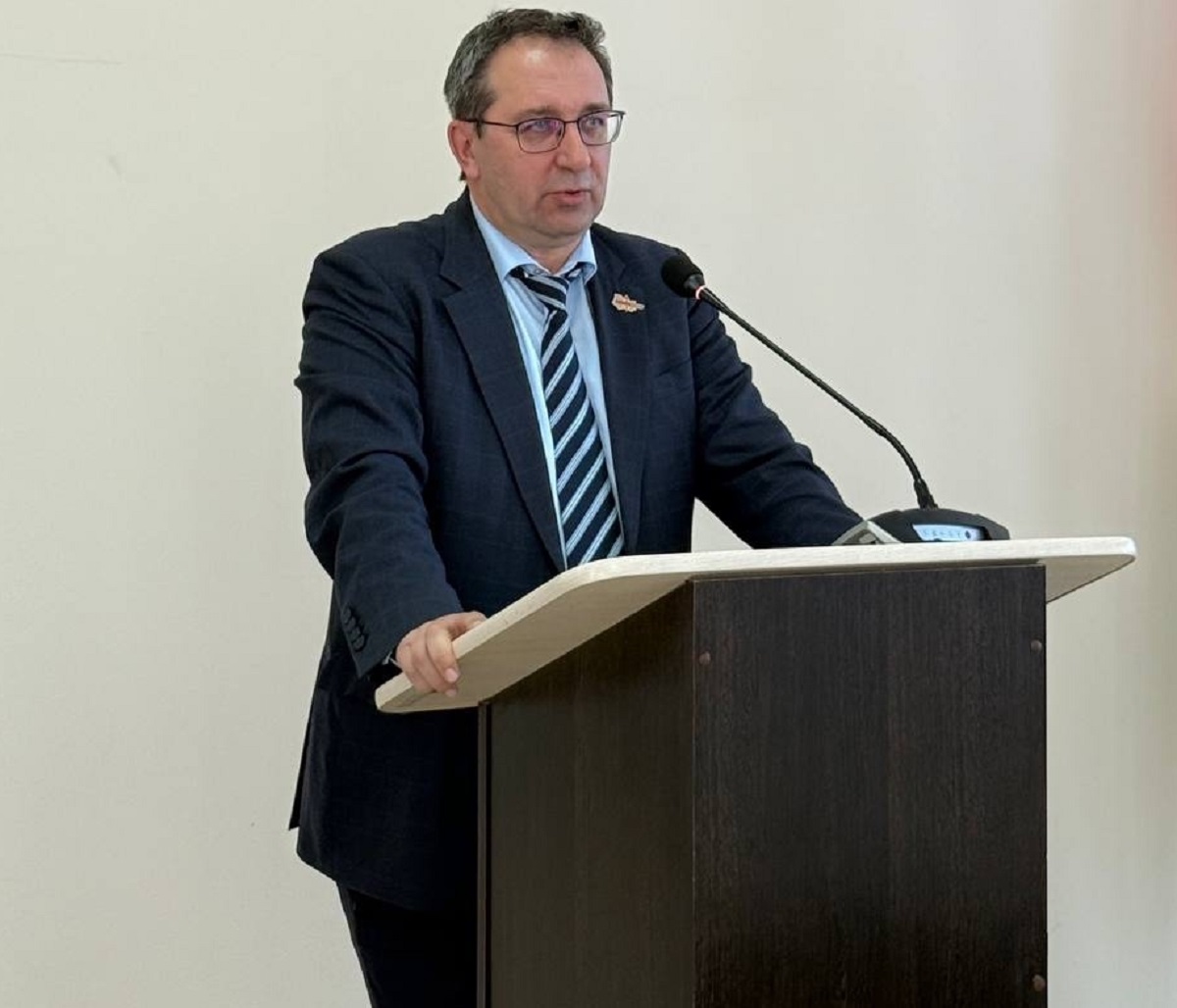 Евгений Бузмаков