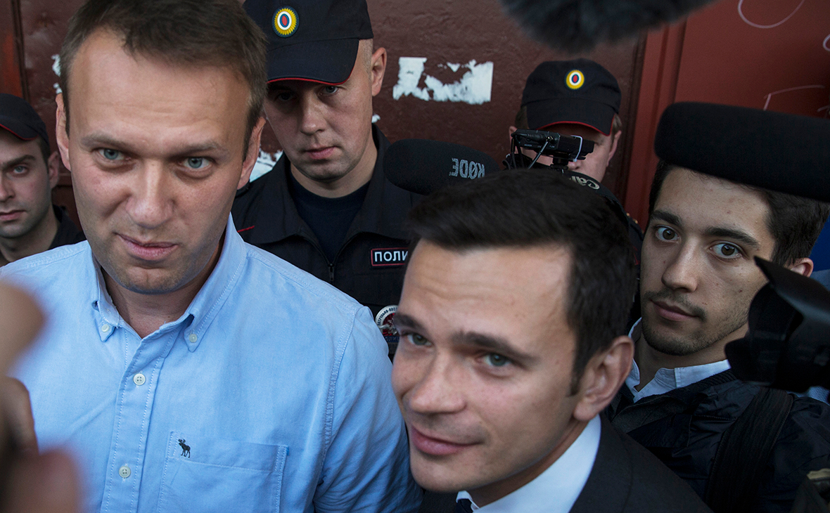Алексей Навальный (слева) и&nbsp;Илья Яшин