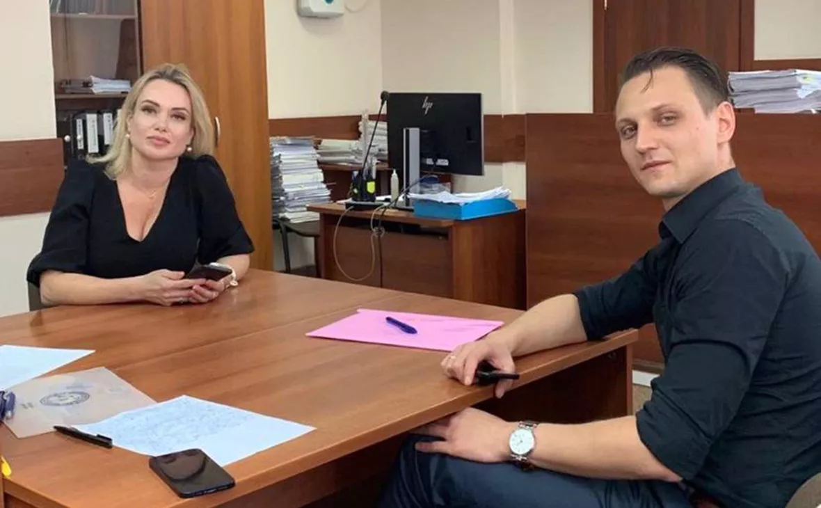 womanwithposter / Telegram