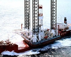 Мурманский владелец платформы "Кольская" сообщил, что в Охотском море обнаружен спасательный плот 