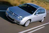 В России начались продажи Opel Signum