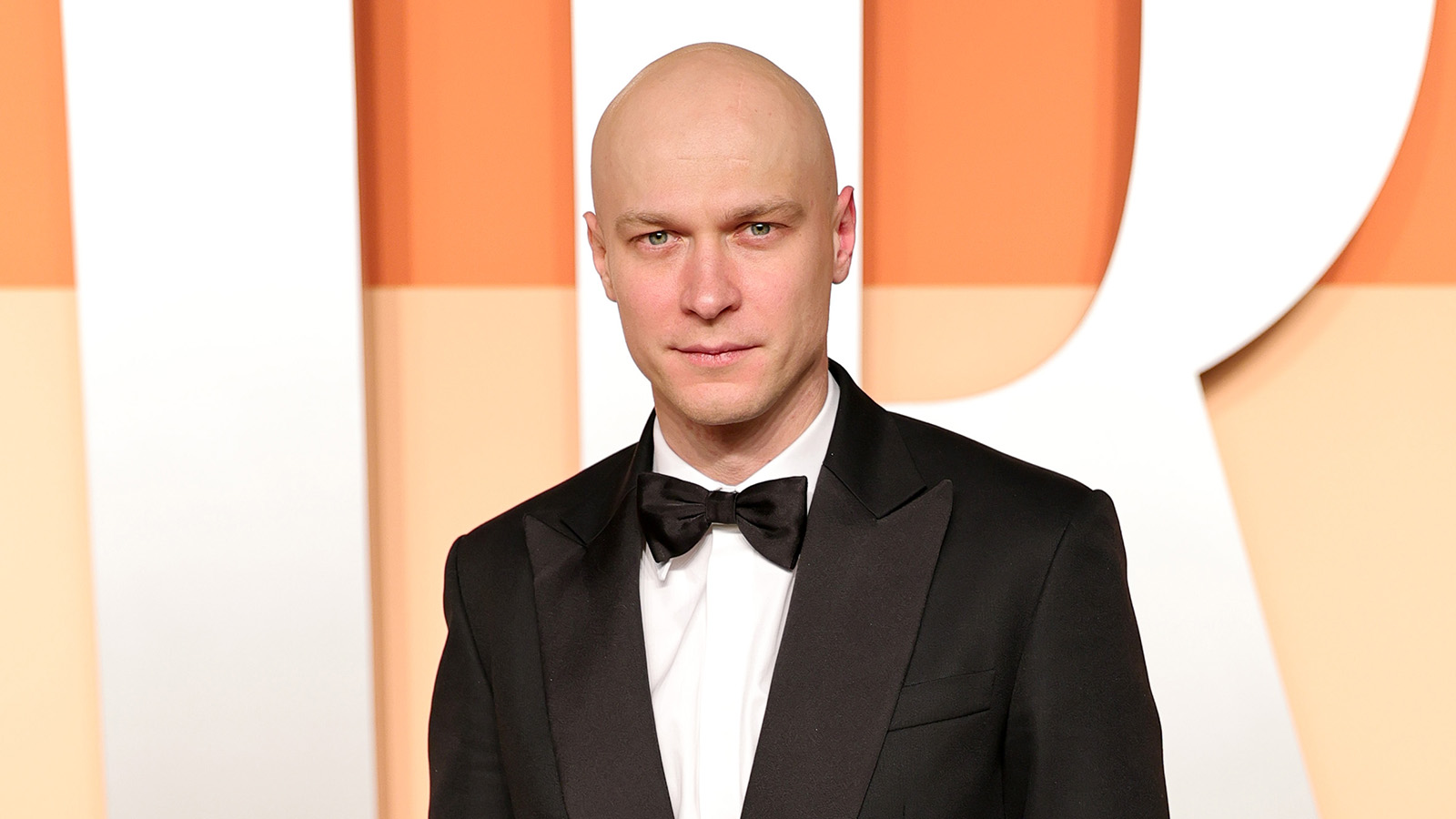 Юра Борисов на вечеринке Vanity Fair Oscar. 2 марта 2025 года.  