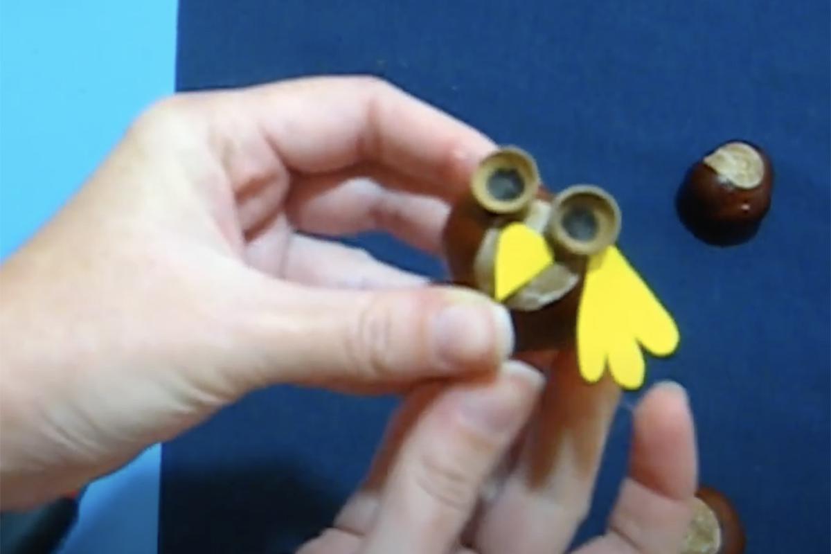 Сделать сову из природных материалов очень просто, можно даже создать целую семью сов