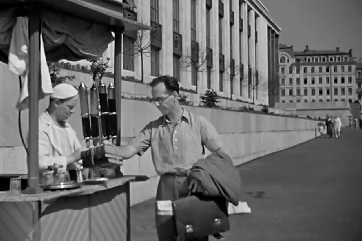 Кадр из фильма «Подкидыш», режиссер Татьяна Лукашевич, 1939 год